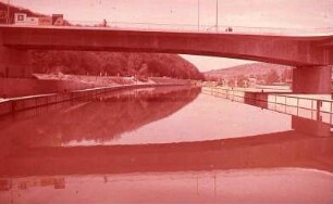 Oberesslingen, Stauffenbergbrücke, flussabwärts