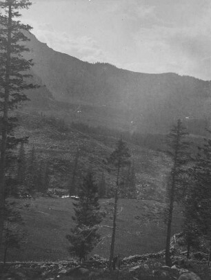 Berglandschaft : Blick über eine Berglandschaft