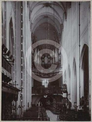 Mittelschiff der Elisabethkirche Breslau nach W