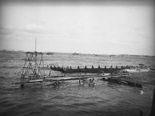 Honshū. Mündung des Flusses Tone (Tone-gawa) - heute in den Pazifischen Ozean, früher in die Bucht von Tokio