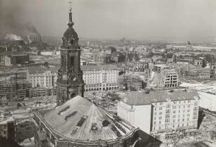 Kreuzkirche : Dresden-Altstadt, Blick vom Rathausturm über Kreuzkirche und Altmarkt