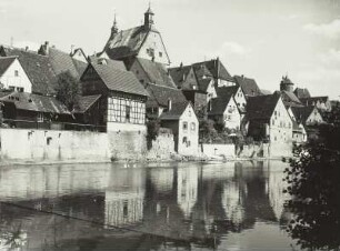 Besigheim, Blick auf die Stadt : Besigheim. Blick über die Enz gegen das Rathaus