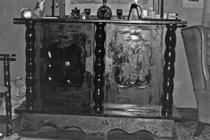 Sieker Landstraße 161: Wohnhaus aus Backstein, mit Zeltdach: Innenansicht: Erdgeschoss: Wohnzimmer: Buffet