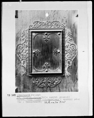 Ornamentierte Holzvertäfelung
