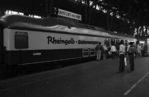Frankfurt: Rheingold-Salonwagen im Hauptbahnhof