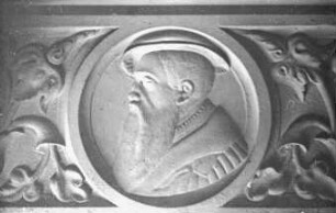 Halle (Saale), Marktkirche St. Marien, Medaillon von Nickel Hoffmann, über der westl. Orgelempore; Nickel Hoffmann; Thomas Rinckler