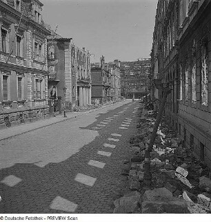 Dresden. Blick zum Hauptbahnhof durch die Winckelmannstraße