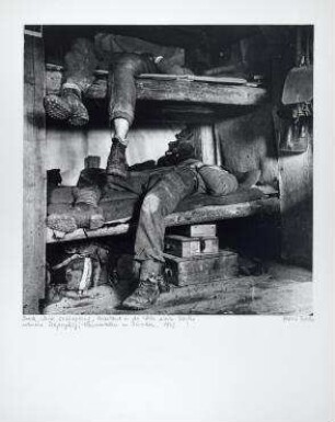 Dreck, Läuse, Erschöpfung, Russland in der Nähe eines Dorfes namens Ssaprykij, - Kameraden im Bunker, 1943