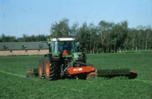 Fotografie: Futtererntetechnik, Scheibenmähwerk, Mähaufbereiter, Frontmähwerk