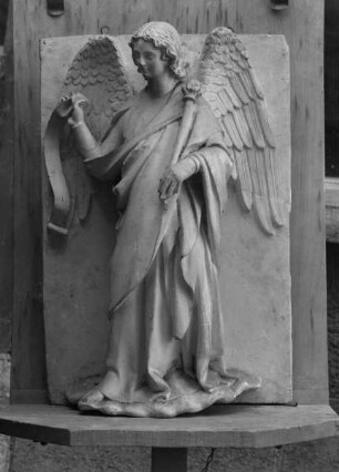 Reims, Kathedrale, Nordwestportal, Nördlicher Türpfosten: Engel i 7 (Abguß vor der Zerstörung)