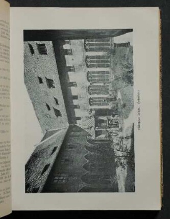 Städtisches Archiv. (Hofansicht.)