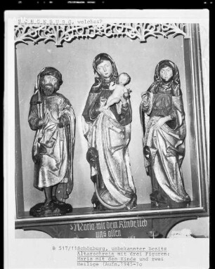 Teil eines Altarschreins mit Figuren der Madonna und zwei Heiligen
