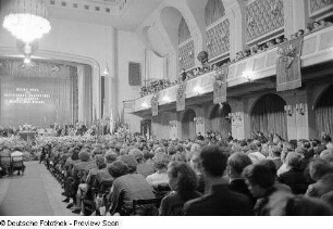 Podium und Publikum der Bachfeier