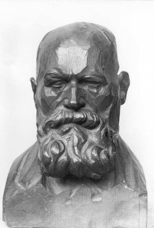 Büste eines bärtigen Mann : Büste eines bärtigen Mann. Holz, geschnitzt (1912)