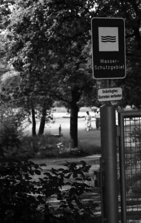 Kirchzarten: Golfplatz, Tafel des Wasserschutzgebietes