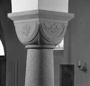 Langhauskapitelle — Kapitell der nordöstlichen Säule