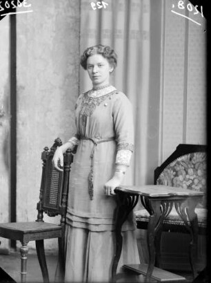Fräulein Vera Naundorf