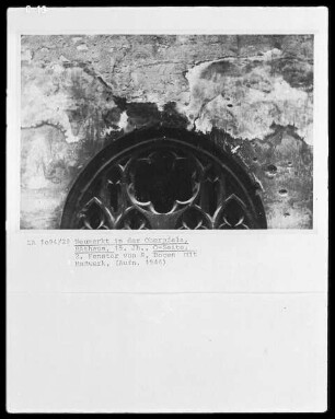 Ostseite: Maßwerk am 2. Fenster von Süden.