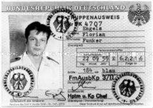 Truppenausweis eines jungen Mannes (Altersgruppe 18-21)