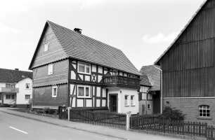 Wohnhaus (Wohnhaus, Fachwerk); Battenberg, Laisaer Straße 2