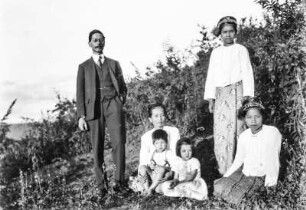 Familienportrait (Deutsche Indien-Expedition 1926/1929)
