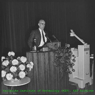 Symposium der International Atomic Energy Agency (IAEA) zum Thema "Fast Reactor Physics and Related Safety Problems" am Kernforschungszentrum Karlsruhe (KfK)