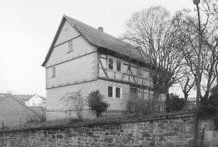 Fachwerkhaus (ehem. Pfarrhaus) (Fachwerkhaus (ehem. Pfarrhaus)); Burghaun, Kirchberg 6