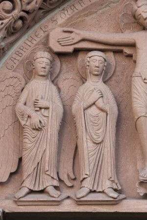 Nördliches Querhausportal — Kreuzigung Christi — Erzengel Gabriel und Maria