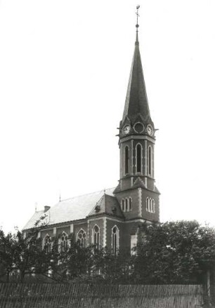 Augustusburg-Erdmannsdorf. Dorfkirche. Ansicht von Nordwesten