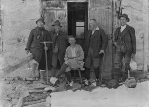 Vor der Rudolfshütte : Gruppenbild vor der Rudolfshütte (Österreich)