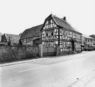 Florstadt, Gießener Straße 11, Gießener Straße 13