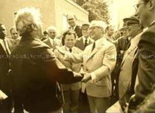 Erich Honecker begrüßt Gäste zu den Weltfestspielen 1973