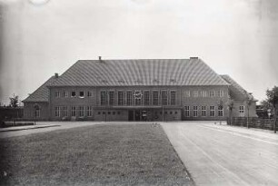 Wittstock, Bahnhof : Wittstock. Bahnhof, Empfangsgebäude. Stadtseite