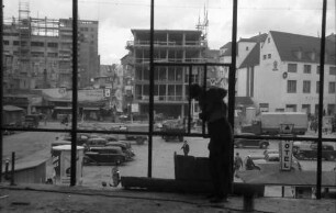 Stuttgart: Ausblick auf Marktplatz, vom Glashaus im Bau