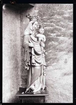 St. Christina; Muttergottes, Seitenansicht