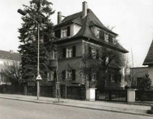 Pirna-Copitz, Rudolf-Renner-Straße 50. Wohnhaus (um 1925)