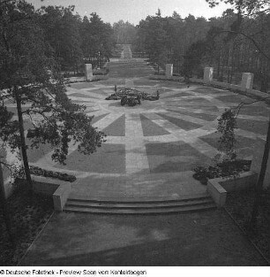 Ehrenmal VVN (Vereinigung der Verfolgten des Naziregimes) Heidefriedhof
