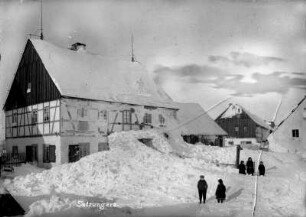 eingeschneite Häuser in Satzung