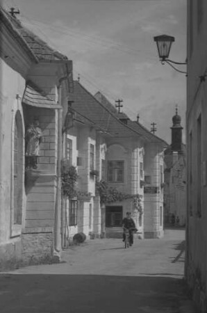 Emmersdorf: Gasse mit Laterne