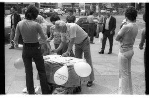 Kleinbildnegative: Unterschriftenanktion „ÖTV für bessere Kitas“, 1979