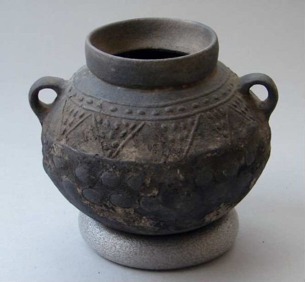 Clay vessel