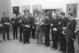 Freundschaftsbesuch des Wilhelmshavener Marine-Portepee-Unteroffizierscorps bei der Unteroffiziersvereinigung der Luftwaffenunterstützungsgruppe Süd
