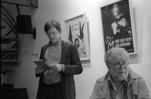 Brecht-Haus : Im Brecht-Haus, Dichterleben mit Richard Pietrass und Alain Lance, Begrüssung durch Dr. Christian Hippe; Bild: Daniela Comani