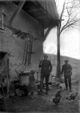 Am Auszug-Häusel beim Bauerngut Einammergust oder Kapellenhof Gut
