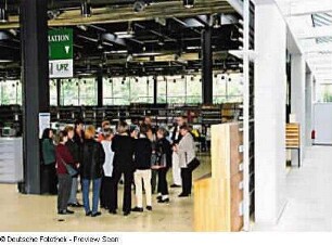 Sächsische Landesbibliothek - Staats- und Universitätsbibliothek Dresden, Bereichsbibliothek DrePunct. Führung einer Besuchergruppe durch den Freihandbereich : Dresden-Südvorstadt, Zellescher Weg 17. Sächsische Landesbibliothek - Staats- und Universitätsbibliothek Dresden, Bereichsbibliothek DrePunct. Führung einer Besuchergruppe durch den Freihandbereich