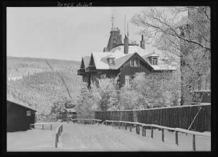 Bärenfels. Villa Felsenburg im Winter