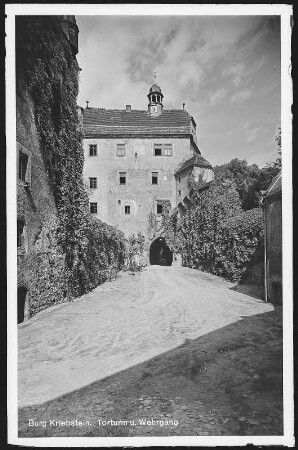 Kriebstein. Burg, Torturm und Wehrgang