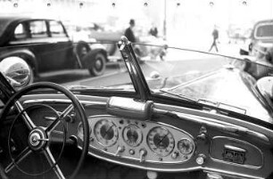 Bukarest: Großer Mercedes; Armaturenbrett