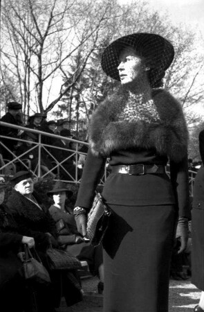 Hoppegarten: Kostüm: Salon Schulze Bibernell, Modell Götz