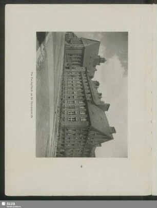 Das Hauptgebäude an der Mommsenstraße